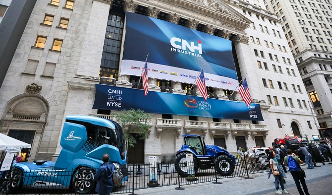 CNH Streamlines Senior Leadership Structure