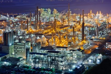 Petrochemical Firms Shut Down Plants for Maintenance amid Economic Slump