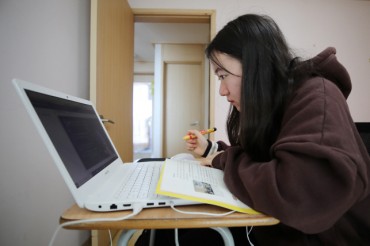 Students Play Games or Watch YouTube During Online Classes