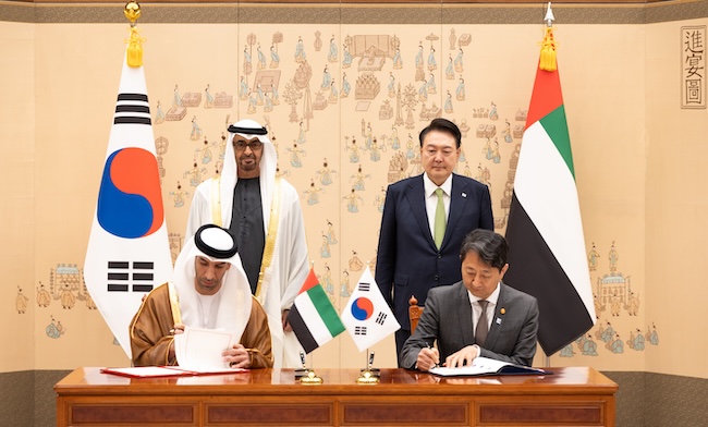 Yoon, UAE President Adopt Joint Statement Pledging More Investment